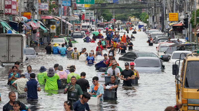 Thailand Floods May Cost Economy Up to $1 Billion but Largely Uninsured Losses